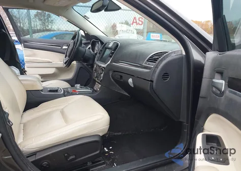 2015 Chrysler 300 Limited z USA, uszkodzony, nr VIN 2C3CCAAG9FH903892